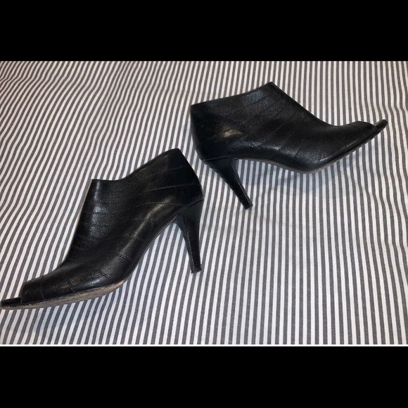 - Strenesse Gabriele Strehle Italian Leather Boot - Picture 7 of 8